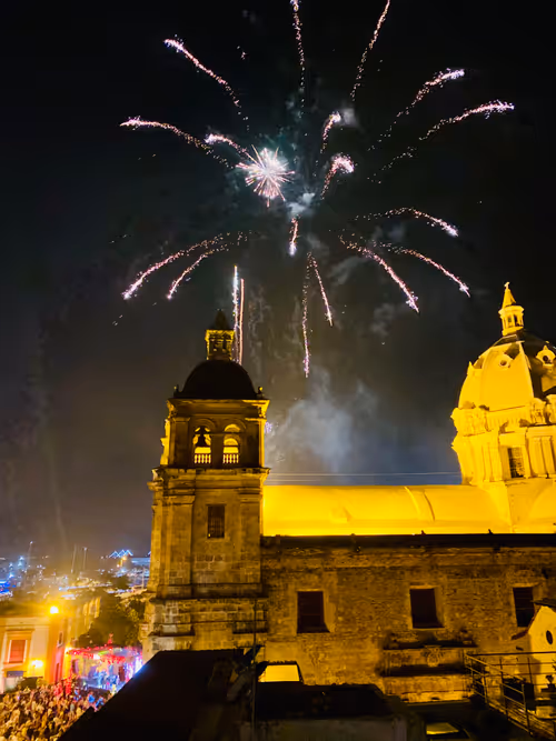 Item #41673148381276602242118576638571883015956905201675020614810101373107492093962 Media