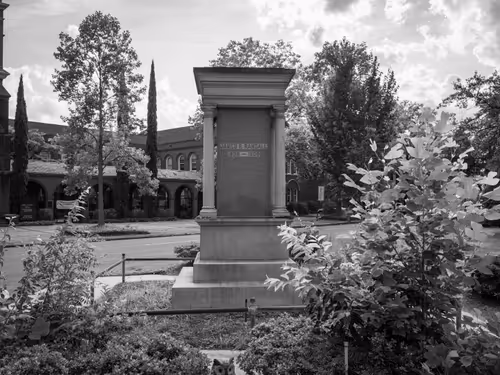 Item #10691109686083431502166818963425883962656955232587770388242978771267152248833 Media