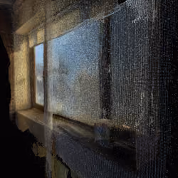 Windowwithpaint_02