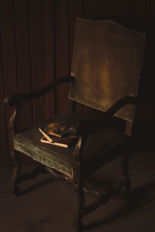 Item #114495732425891373745536168049683752920619799659036817548952625698535561494529 Media