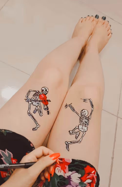 Item #73677050690402449390281944903434868195852296457873004910796535966977014890497 Media