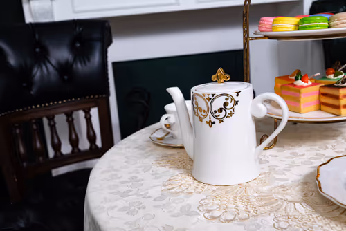 Item #85609240710973135230976347674677612252797211921103835166901622413748896530437 Media