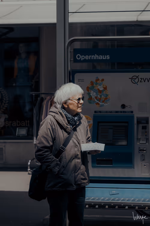 Item #74875889141145645292753782198545527001710615385351102791311981693443315335169 Media