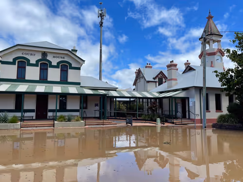 Item #46158241976375582975714186756959890667435383179998719253749848370569975693313 Media