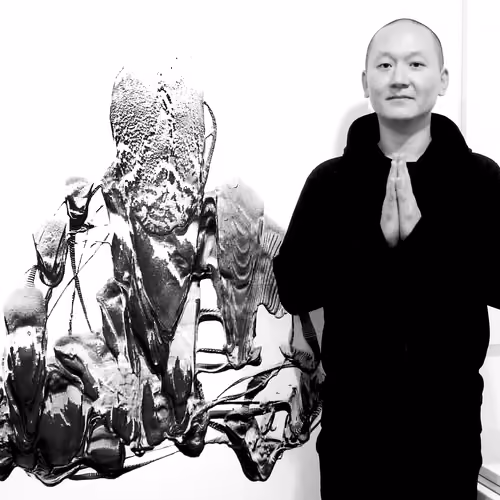 Artist in front of "Titleless" at "Subjectless" 2016