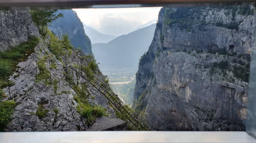 Item #41710495051253728513417233930932535486620982001984973039439061917314163146753 Media