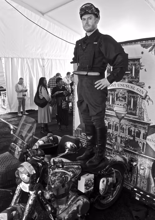 Item #40449787652065743018640773044495240111019622512701765753694832617923255730177 Media