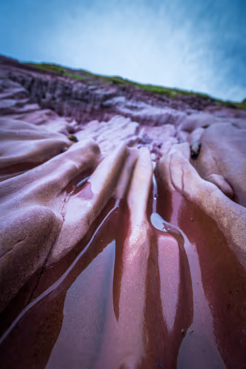 Item #9401445363475959616826929925346071850130199423047290682338619310185788735489 Media