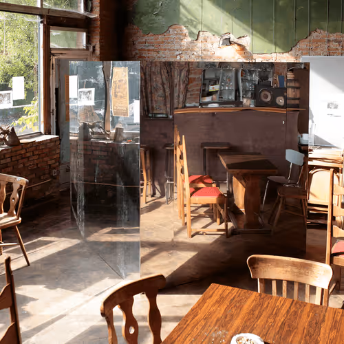 Item #77420488806397133330525240221901748923623733359161899369760968700621119029249 Media