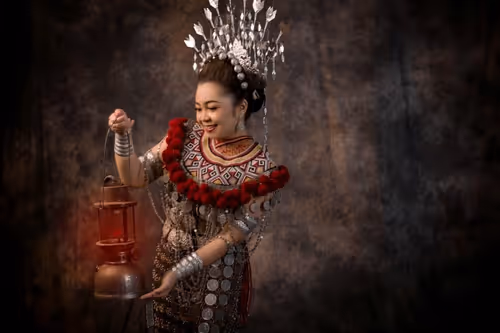 Item #47753599461235336473802085692286330167625892629753169280785576502204213231617 Media