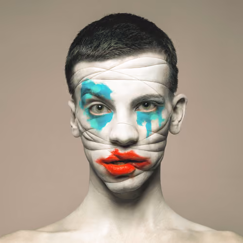 BEAUTIFUL DISTORTIONS. 10
