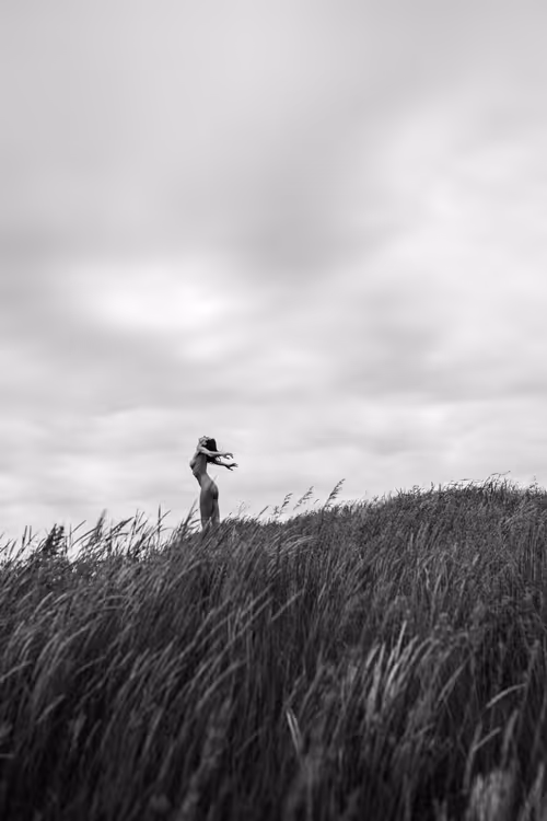 Item #109447972609685372114620173832408534157171490845755984641052225686320449585153 Media