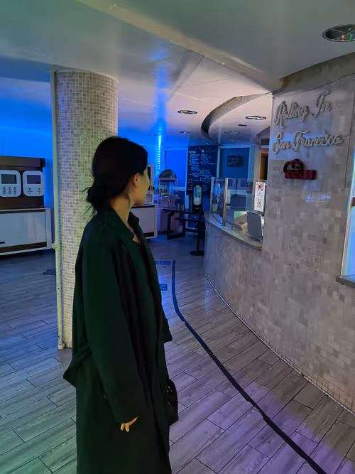 Item #35381761964736463261170241541996969010662262881350469342114363547234689089537 Media