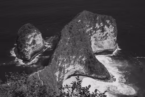 Item #95633765474931350240165697288740384276668175365753332134829565120122909097985 Media