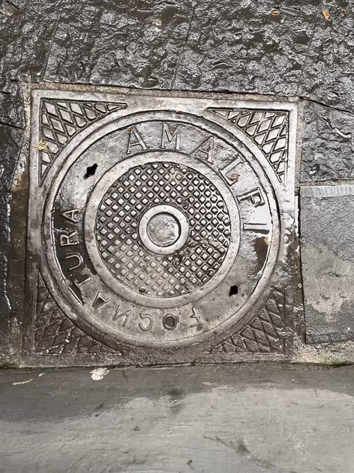 Item #50664749162083291389798367722270845779939923828333523932352927046651837677569 Media