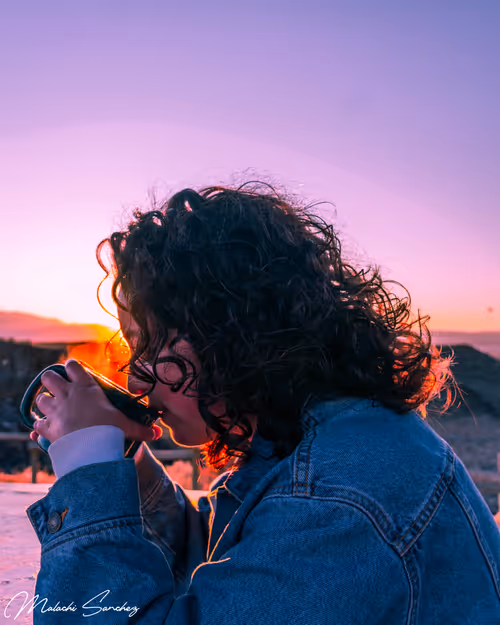 Item #14714425675941428140744687069339670704318230266084554160536609497440367673345 Media