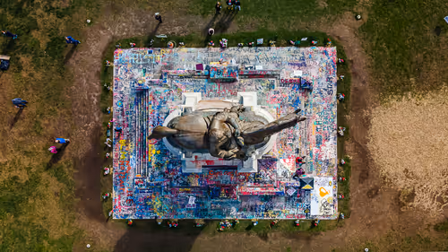 Item #67121673103594859433622662279312812233774366298790451542204156727102690820097 Media