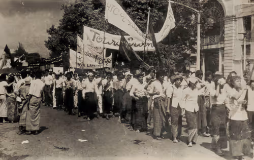 Item #109615670073853979366895931632387503464256353428701824433115400045811384451073 Media