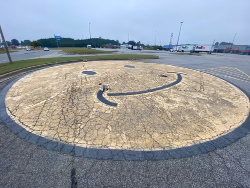 Item #88063557034118437660925886446302507819426649905583175627315428947614257643521 Media