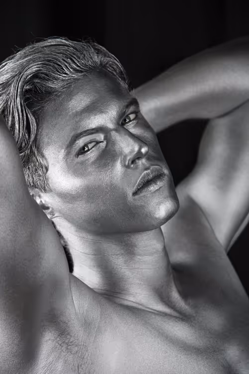 Item #105716535460403645327862360073732361872751920528830968826519729332804713971713 Media