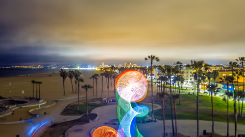 Item #44769513637243590706034121448950395675558676571959958853859793852000303579137 Media