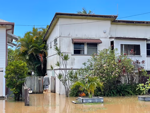 Item #46158241976375582975714186756959890667435383179998719253749848387062650109953 Media