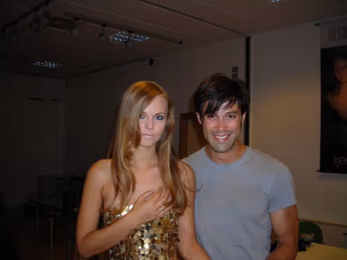 Item #91389309668027488206092176927656929660876759165291193650748044168379804680193 Media