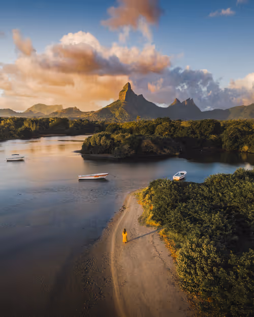 Item #82007330900791544464165619795045730741367351453180481103440088210123566088193 Media