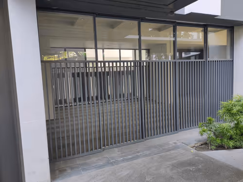 Item #4058855889328924870150502347089059965245829986372701939018037905625402310657 Media