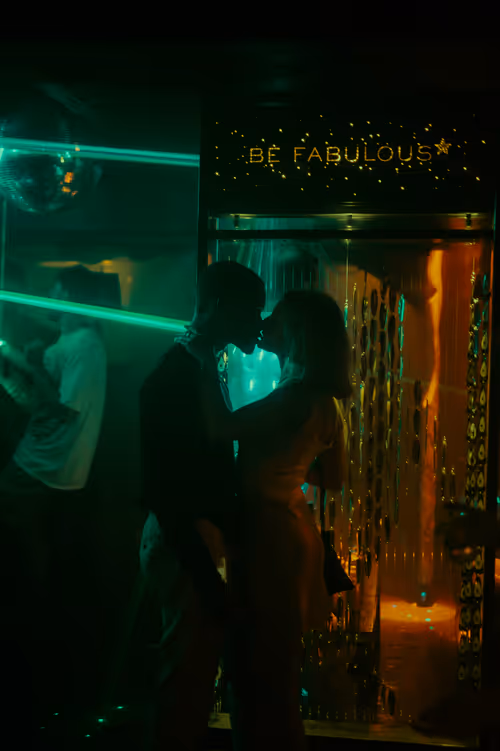 Item #66441873994140045921999615283650104973925355742064477402839904834694514999297 Media