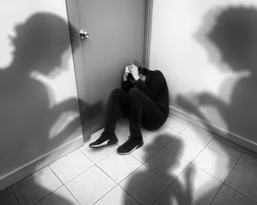 Item #77761289666355634549061947601367073139661956540626141882795485201588587331585 Media