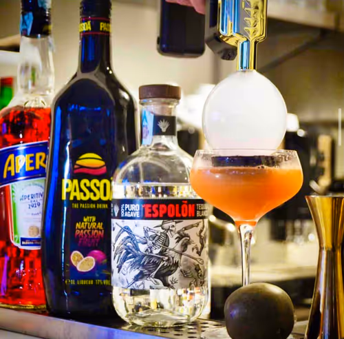 Item #100103047832141480485978044820237953938549135114429764531299242294545378967553 Media