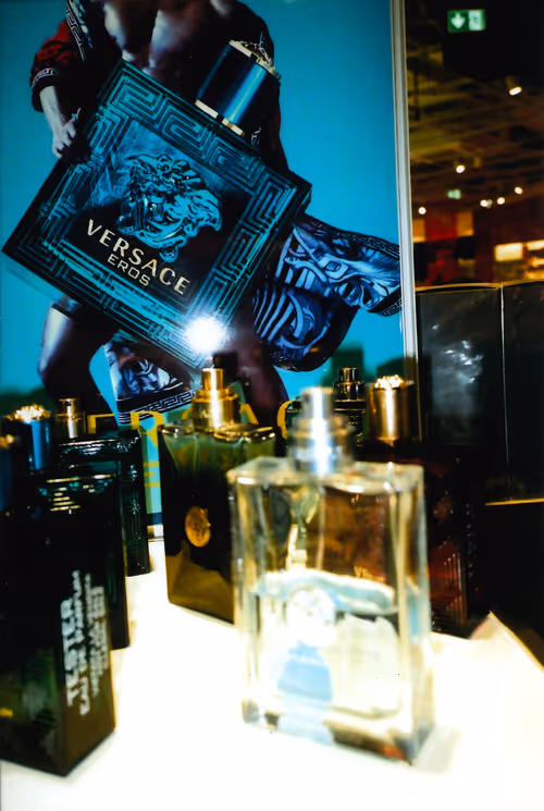 Item #25205925967337352681062801186386867060209741242358459141146210940070177800195 Media