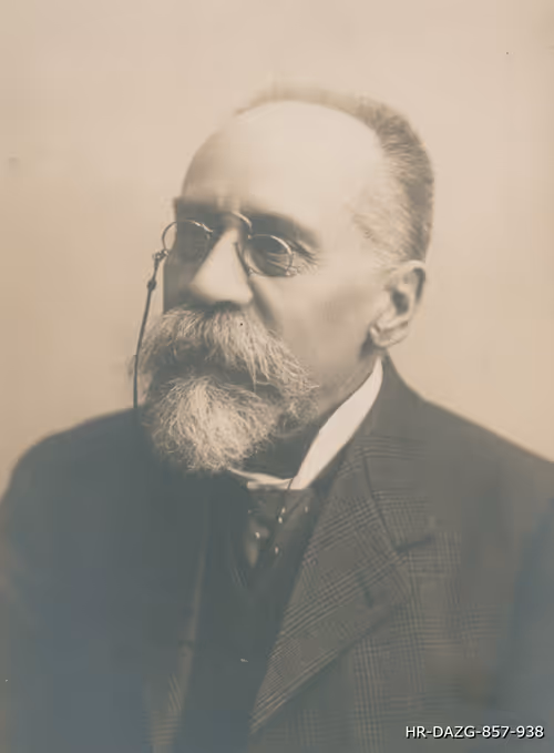 Item #58115754737178457571273725405044055913366631526444276150572858224334019231754 Media