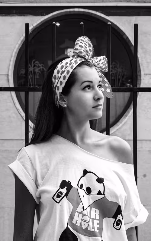 Item #78779691148455323171886345631012233382671645347484645066239978749788833185793 Media