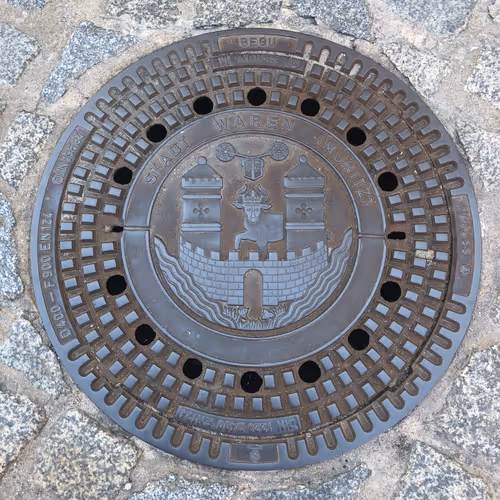 Item #50664749162083291389798367722270845779939923828333523932352927003770884194305 Media