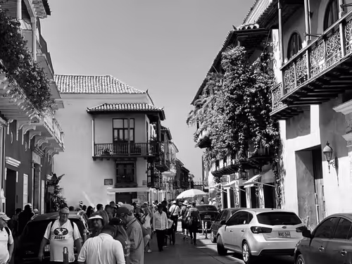 Item #41673148381276602242118576638571883015956905201675020614810101414888933949460 Media