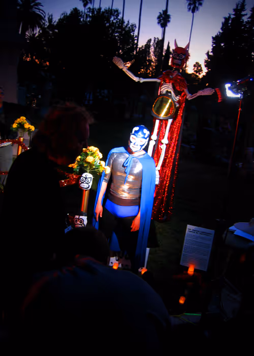 Item #10967797302544997292348367734440924837539759704030790003573127164123397750785 Media