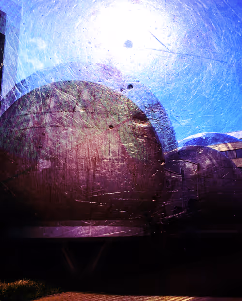 Item #58312433631864427601172952075011378080943056977712016653169188479726625226757 Media