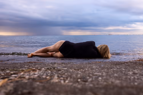 Item #5795022772217905776585078738652148423818738781234723938941123841005344260196 Media