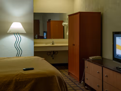 Item #77612435889549989959633814934000977317248207544468655990569008364298300293121 Media