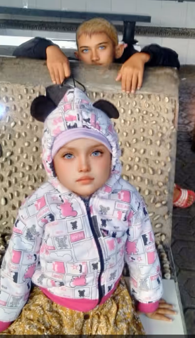 Item #23415001878161102269841910452414896014879123210375248653529801442512009691137 Media