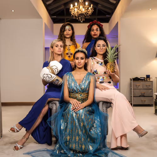Women Unite Gold Throne Pass