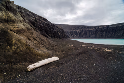 Item #27747756409084056157885059957220218657806403906811327851959916538722802204673 Media