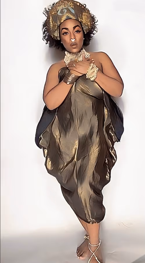 Item #53292879114345445565964811173152864094673244551280958456126390163320617304164 Media