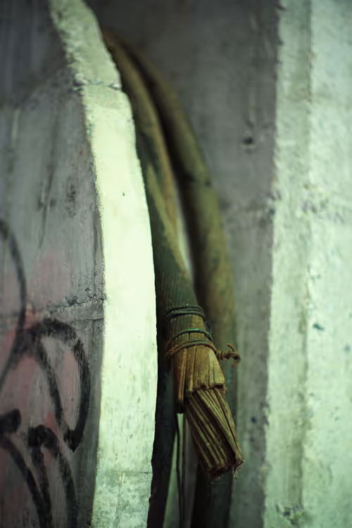 Item #29338470736162432658503928351875651882775793096611779186830202202434188607489 Media