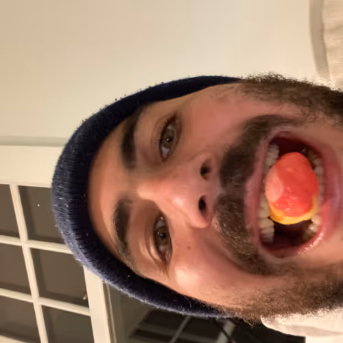 Lucaseatsstarburst
