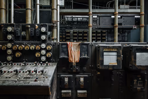 Item #10476208371703460535276576839065665727776608392811958092550953003098830798849 Media