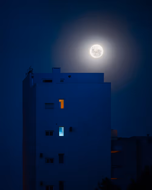 Item #58840298748921083266306433592965012600718333725570859904622177733323484299265 Media