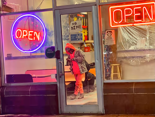 Item #114279786815483835742935838326294260638396500058431288090028659168831034359809 Media